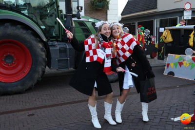 verlichte_halfvasten_optocht_2023_37.JPG